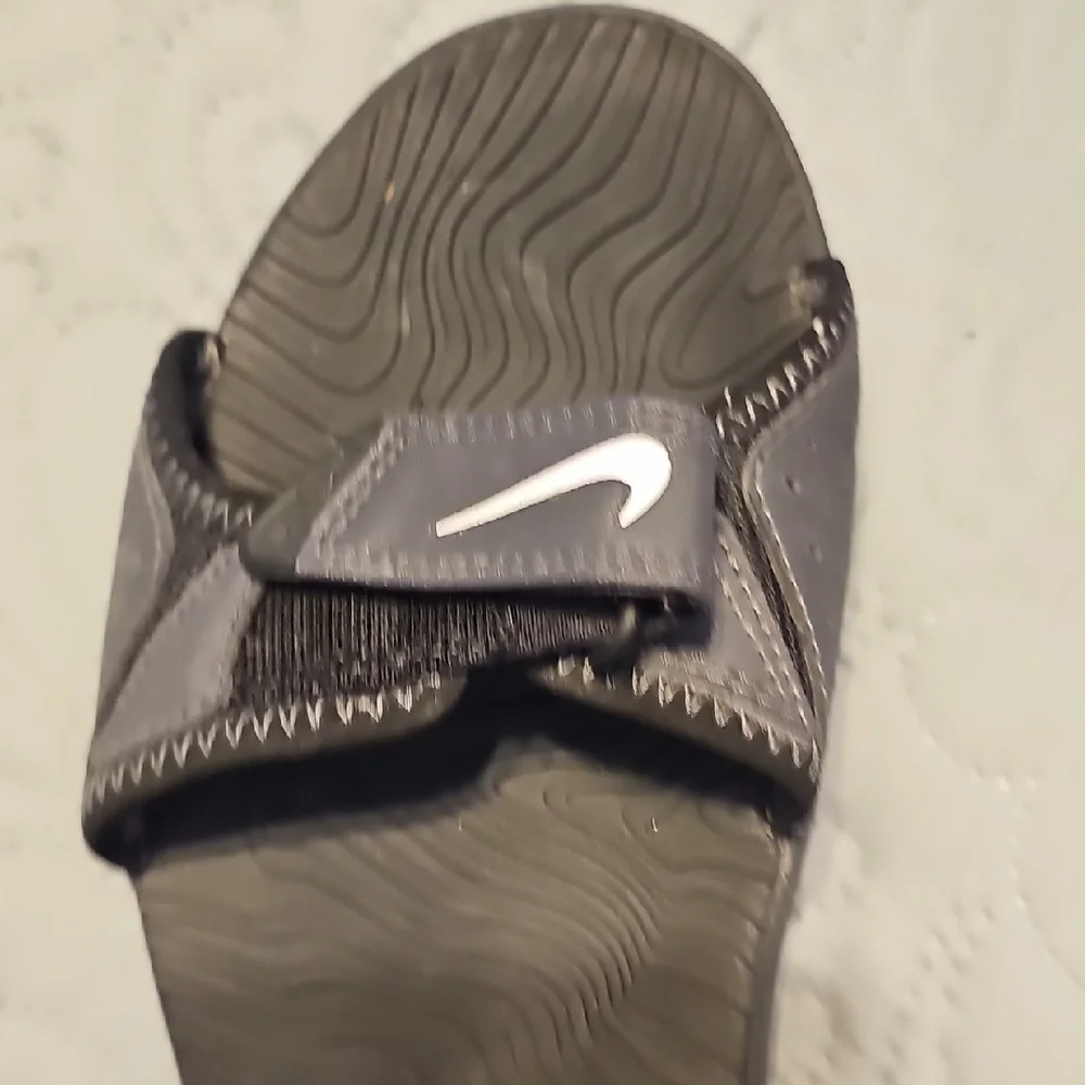 Nike Black and Gray Strapped Sandals